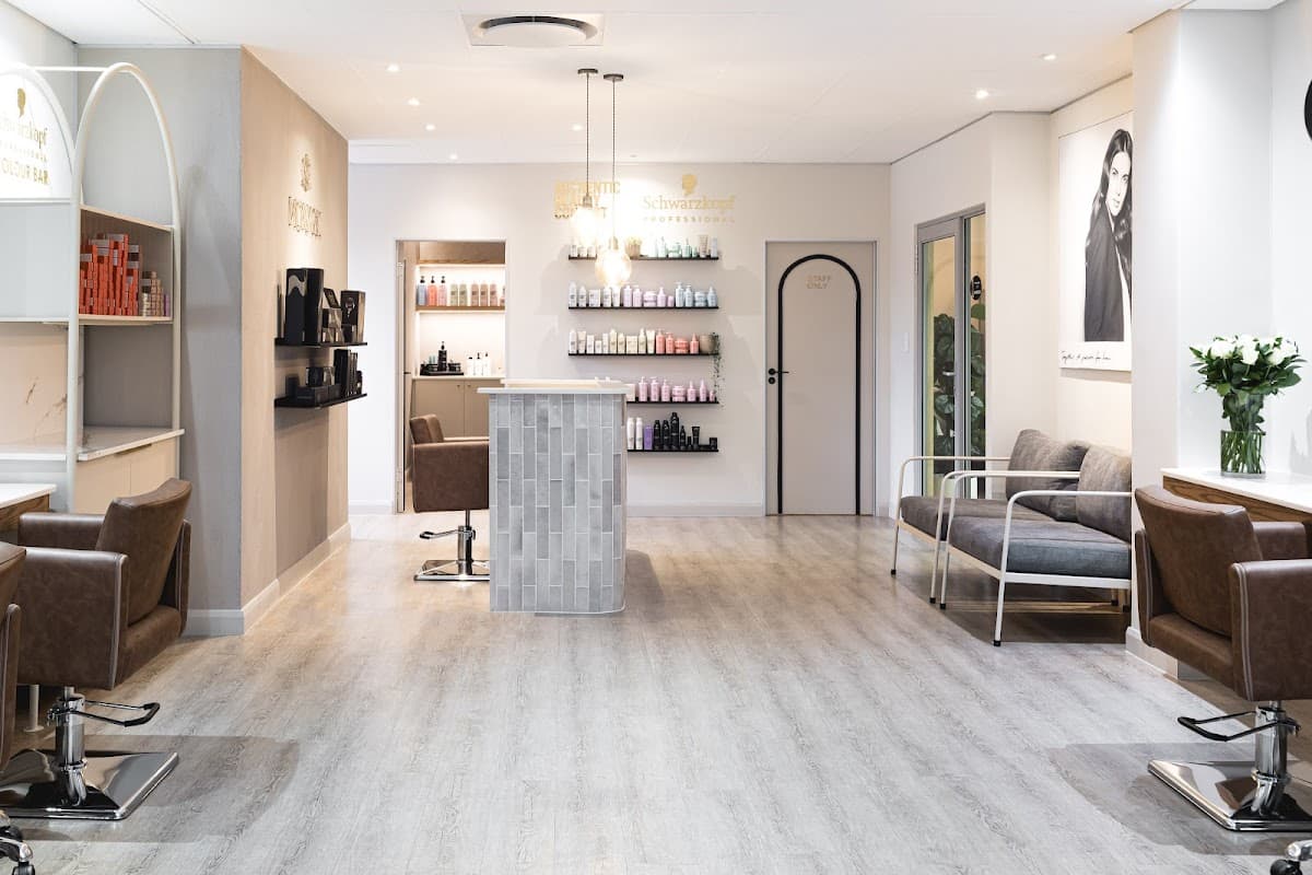 Monark Salons