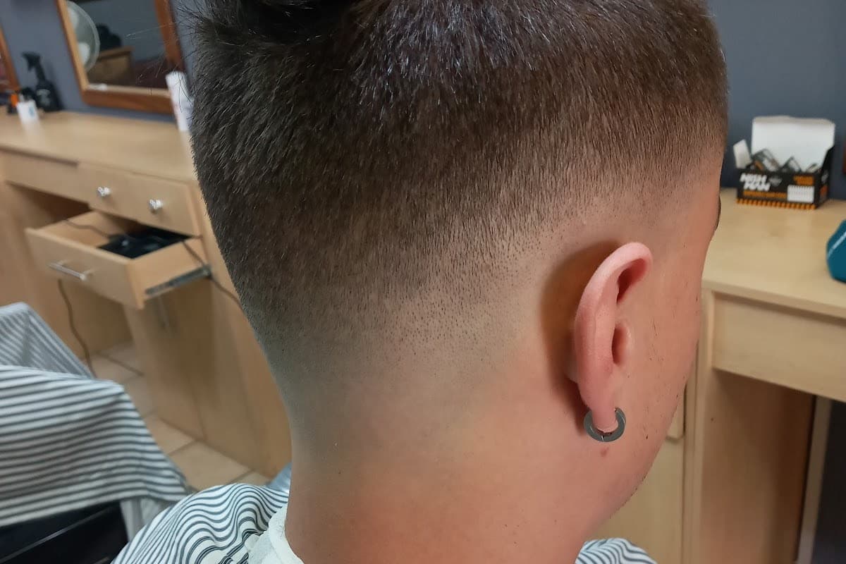 Lucianos Barber