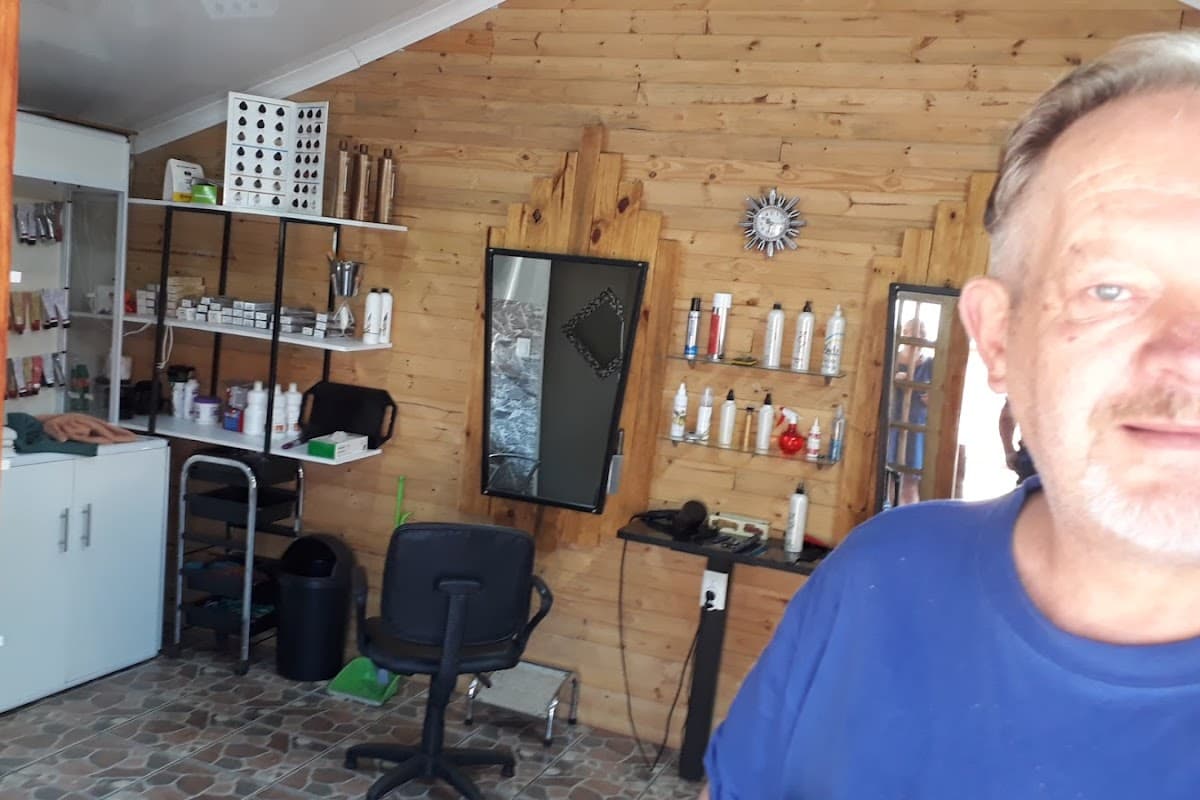 Cutz@Unisex Hair Salon