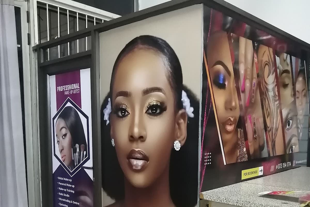 African Braids Hair Port And Beauty Supplies / Professional Make Up Massage Wax Facial Ear Piercing